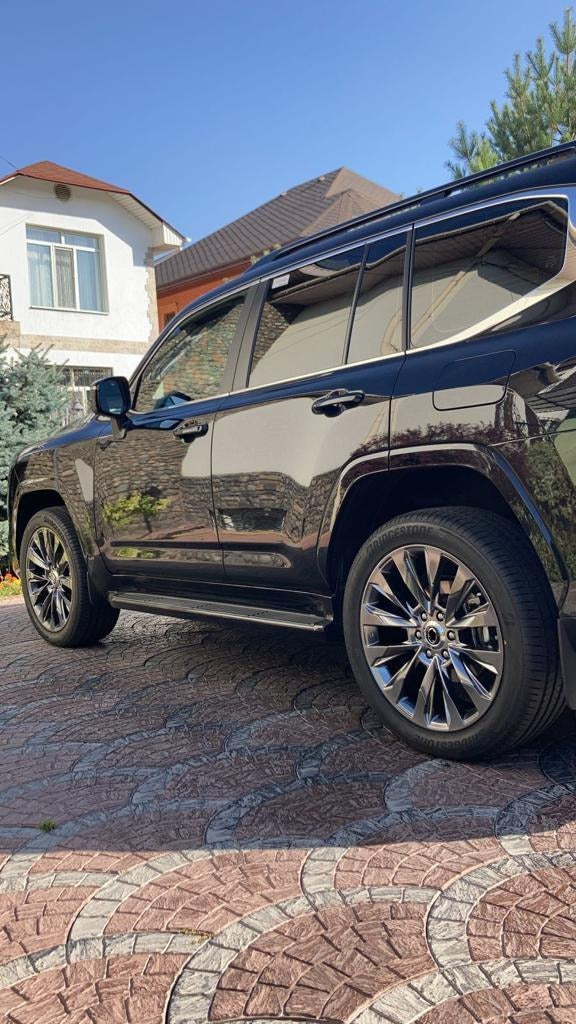 We produced premium quality forged wheels rims for TOYOTA LAND CRUISER 300 LC300 Our wheels sizes: Front 20 x 8 ET 60 Rear 20 x 8 ET 60 Finishing: Hyper Black Forged wheels can be produced in any wheel specs by your inquiries and we can provide our specs