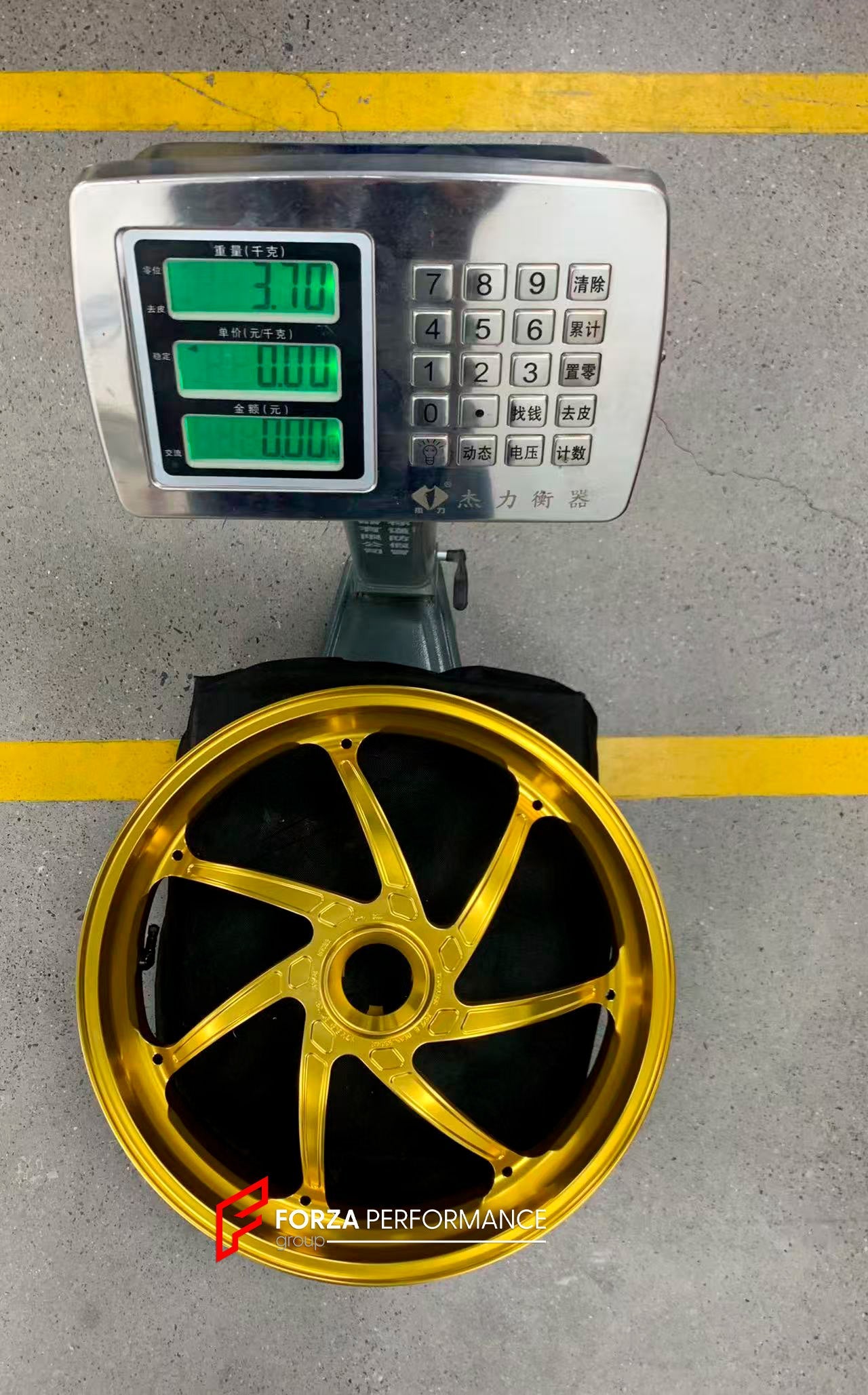 We manufacture premium quality forged motorcycle wheels rims for DUCATI PANIGALE V4 V4S V4R V4 SP2 in any design, size, color.
Wheel sizes (motorcycle spec):
Front: 3.5 x 17
Rear: 6 x 17
Weight:
Front: 3.95 kg (8.71 lbs)
Rear: 3.7 kg (8.16 lbs)
Finishing: Satin Gold
Forza Performance Group engineers and manufactures each forged motorcycle wheel individually per order. This ensures precise fitment, uncompromised strength, and unique styling. Whether for racing, touring, or daily use — our wheels are