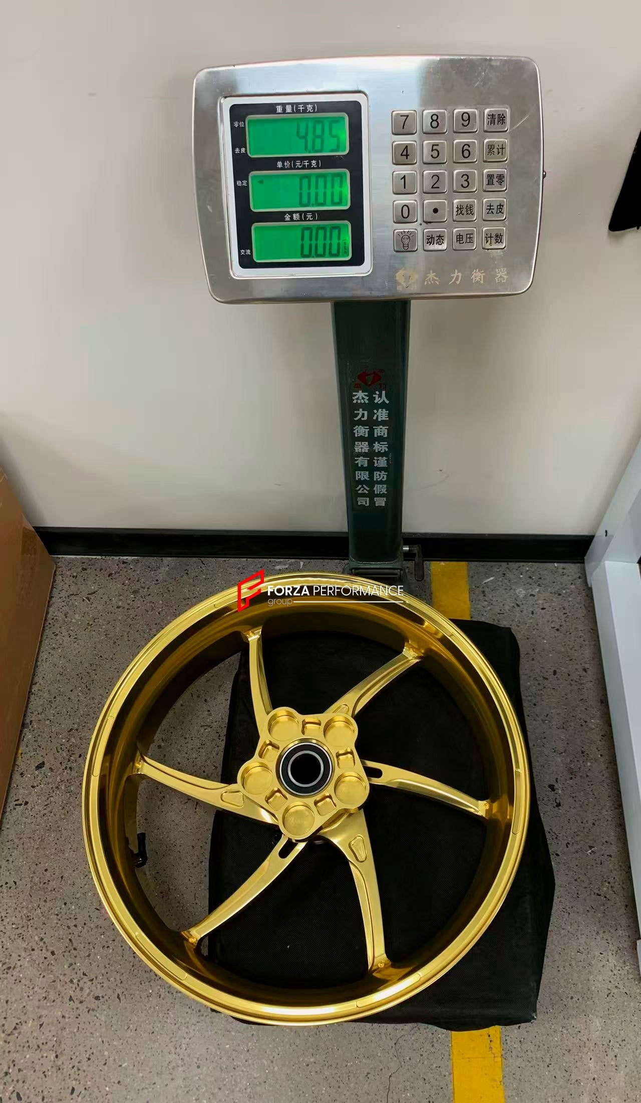 We manufacture premium quality forged motorcycle wheels rims for KAWASAKI ZX6R in any design, size, color.
Wheel sizes (motorcycle spec):
Front: 3.5 x 17
Rear: 5.5 x 17
Weight:
Front: 3.8 kg (8.38 lbs)
Rear: 4.85 kg (10.69 lbs)
Finishing: Gloss Gold
Forza Performance Group engineers and manufactures each forged motorcycle wheel individually per order. This ensures precise fitment, uncompromised strength, and unique styling. Whether for racing, touring, or daily use — our wheels are built for both p