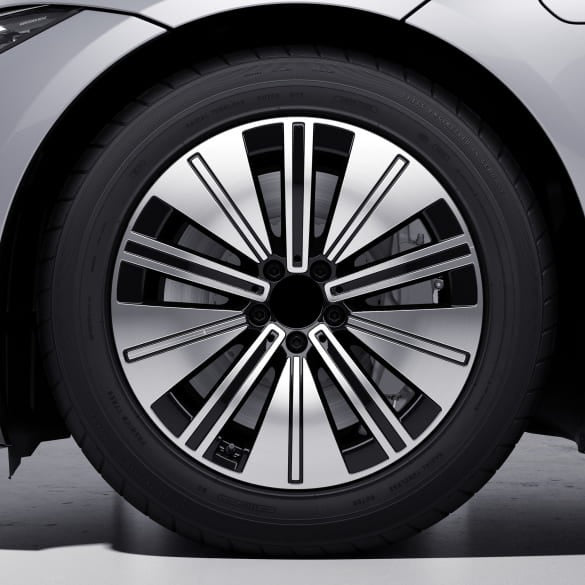We manufacture premium quality forged wheels rims for Mercedes-benz EQS V297 2022+ in any design, size, color. Wheels size: Front 19 x 8 ET 30,5 Rear 19 x 8 ET 30,5 PCD: 5 x 112 CB: 66,6 Highlights: genuine Mercedes-Benz rims 5-spoke wheel colour: black high-sheen Forged wheels can be produced in any wheel specs by your inquiries and we can provide our specs