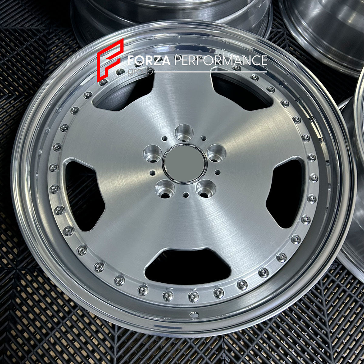 We manufacture premium quality forged wheels rims for MERCEDES BENZ SL600 R129 1999 in any design, size, color.

Wheels sizes:

Front: 9 x 8.5 ET 25

Rear: 19 x 9.5 ET 25

Weight:

Front: 11.2 kg (24.25 lbs)

Rear: 11.8 kg (24.25 lbs)

Finishing: Brushed Face with Polished Lip