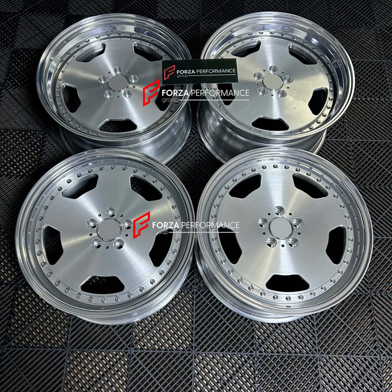 We manufacture premium quality forged wheels rims for MERCEDES BENZ SL600 R129 1999 in any design, size, color.

Wheels sizes:

Front: 9 x 8.5 ET 25

Rear: 19 x 9.5 ET 25

Weight:

Front: 11.2 kg (24.25 lbs)

Rear: 11.8 kg (24.25 lbs)

Finishing: Brushed Face with Polished Lip