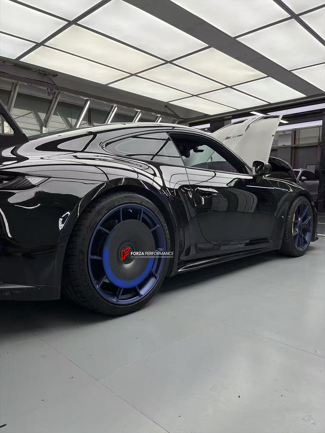 CARBON FIBER AERO DISCS for PORSCHE 991 991.2 GT3

Set includes:

Aero Discs

Material: Dry Carbon

NOTE: Professional installation is required