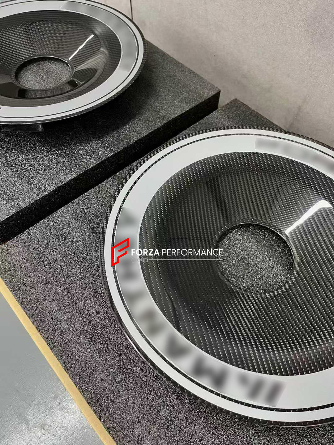 CARBON FIBER AERO DISCS for PORSCHE 991 991.2 GT3

Set includes:

Aero Discs

Material: Dry Carbon

NOTE: Professional installation is required