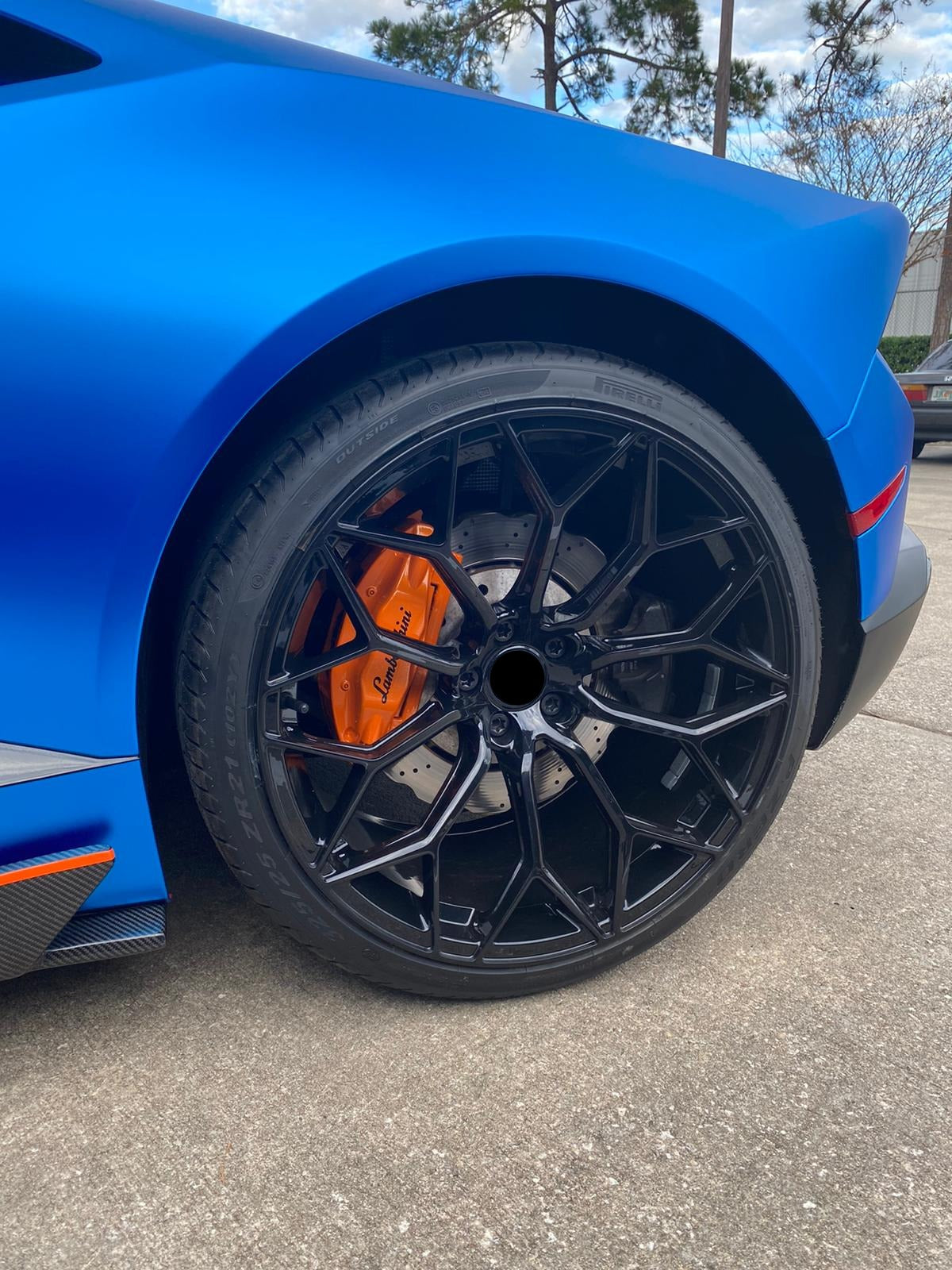 We produced premium quality forged wheels rims for  LAMBORGHINI HURACAN  Our wheels sizes:   Front 20 x 9 ET 30  Rear 21 x 12 ET 32  Finishing: Glossy Black  Forged wheels can be produced in any wheel specs by your inquiries and we can provide our specs