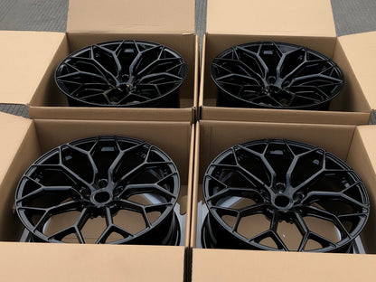 We produced premium quality forged wheels rims for  LAMBORGHINI HURACAN  Our wheels sizes:   Front 20 x 9 ET 30  Rear 21 x 12 ET 32  Finishing: Glossy Black  Forged wheels can be produced in any wheel specs by your inquiries and we can provide our specs
