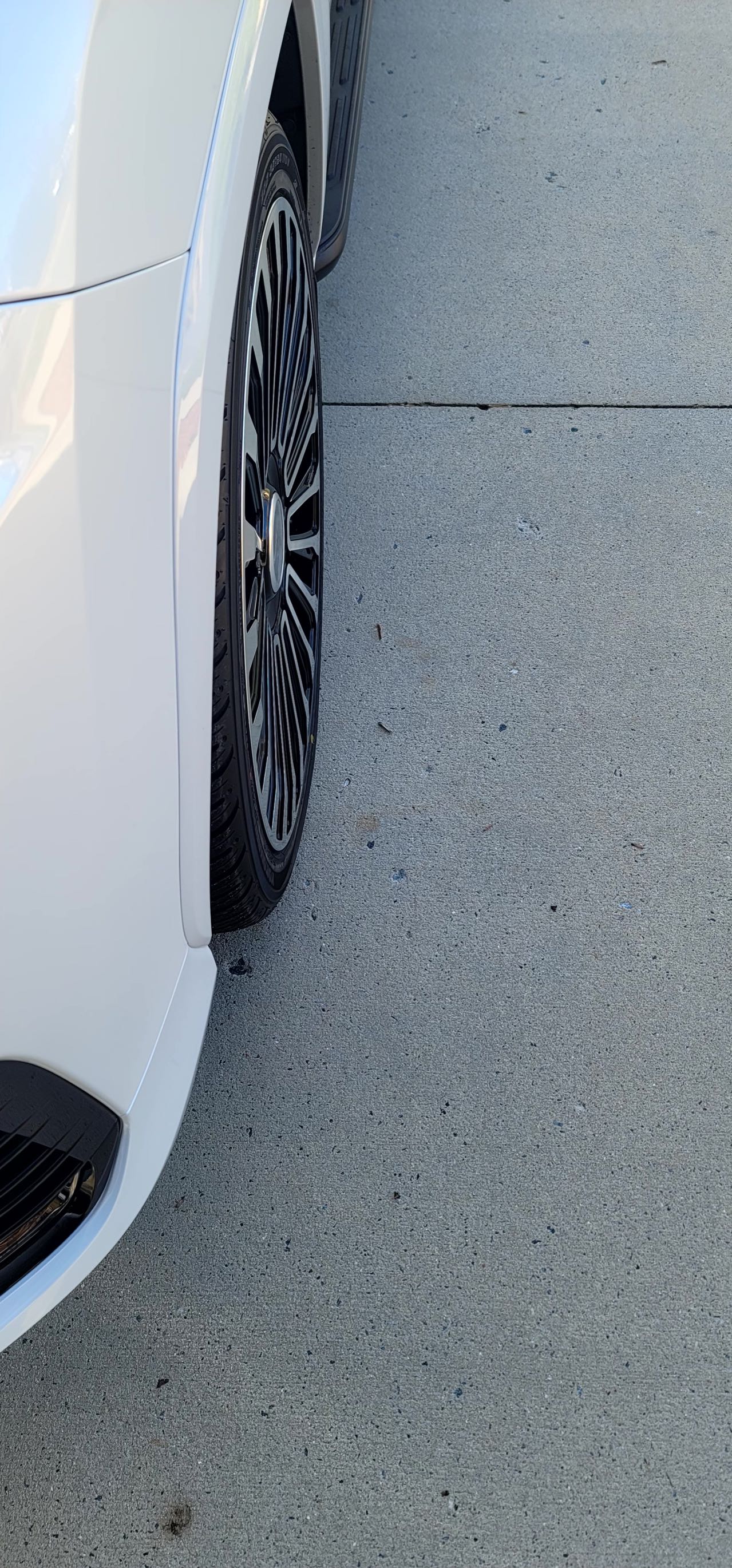 We produced premium quality forged wheels rims for  LEXUS LX600 2021+  Our wheels sizes:  Front 24 x 10 ET 50  Rear 24 x 10 ET 50  Finishing: Black Diamond  Forged wheels can be produced in any wheel specs by your inquiries and we can provide our specs