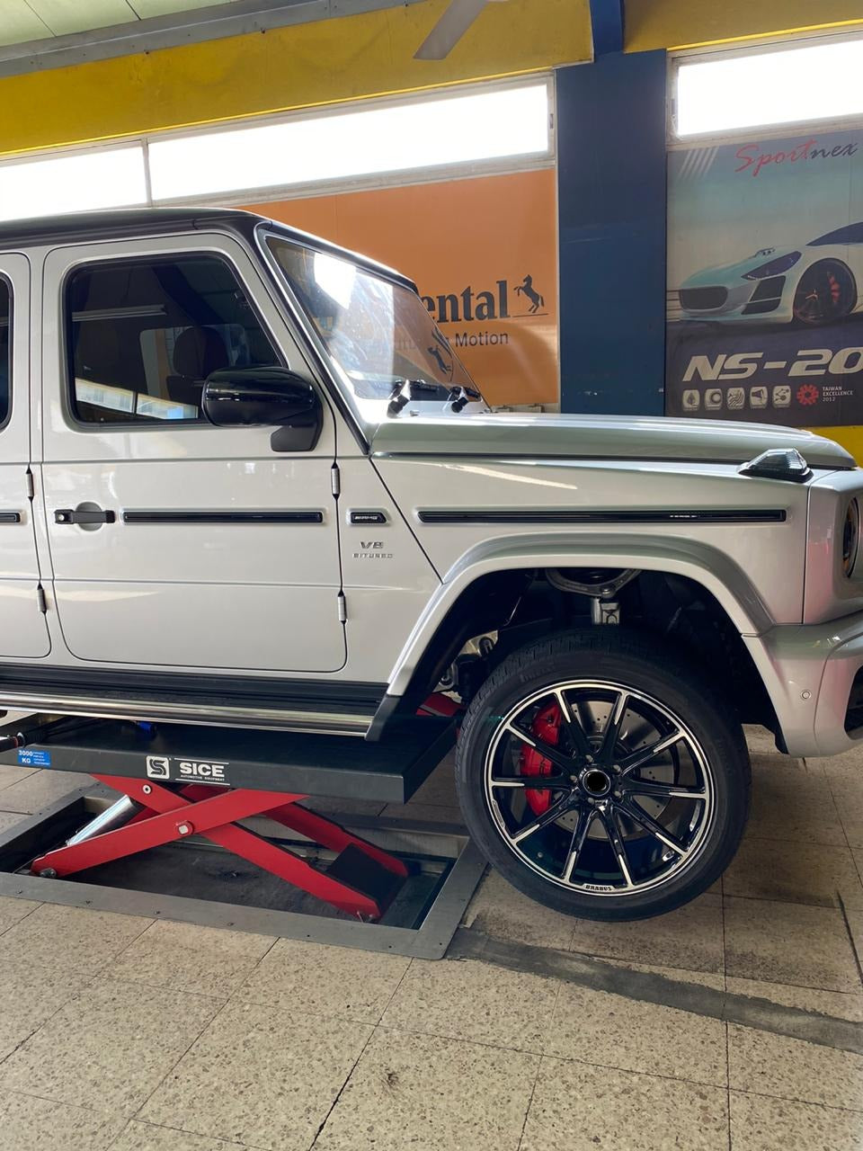 MONOBLOCK Z We produced premium quality forged wheels rims for  MERCEDES BENZ G CLASS G63 G500  Our wheels sizes:   Front 24 x 10 ET 20  Rear 24 x 10 ET 20  Finishing: Glossy Black  Forged wheels can be produced in any wheel specs by your inquiries and we can provide our specs