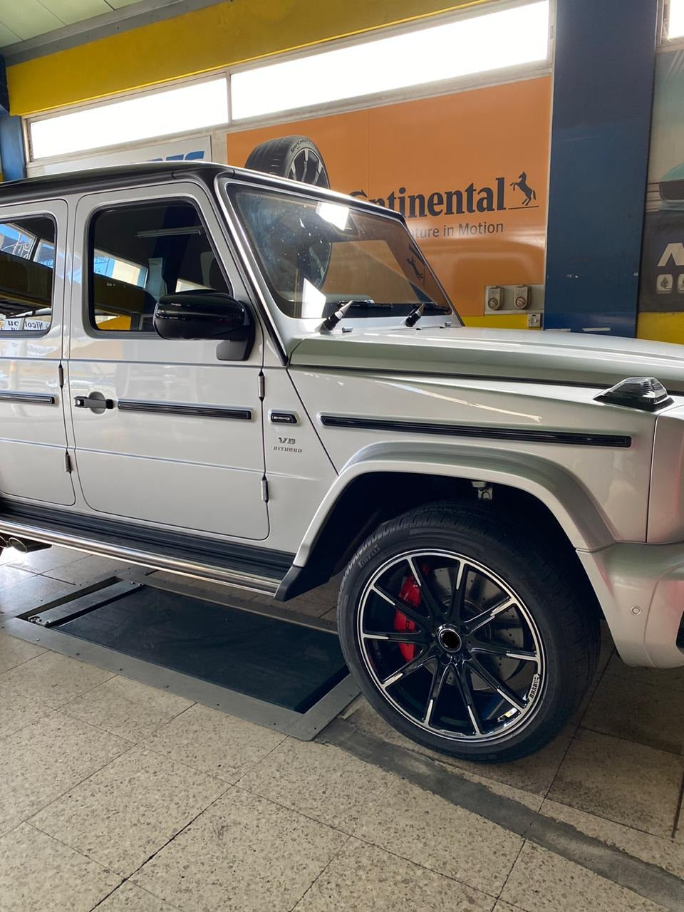 MONOBLOCK Z We produced premium quality forged wheels rims for  MERCEDES BENZ G CLASS G63 G500  Our wheels sizes:   Front 24 x 10 ET 20  Rear 24 x 10 ET 20  Finishing: Glossy Black  Forged wheels can be produced in any wheel specs by your inquiries and we can provide our specs