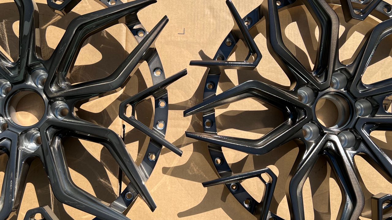 We produced premium quality forged wheels rims for  LAMBORGHINI HURACAN  Our wheels sizes:  Front 20 x 9 ET 30  Rear 21 x 12 ET 35  Finishing: Brushed Black  Forged wheels can be produced in any wheel specs by your inquiries and we can provide our specs