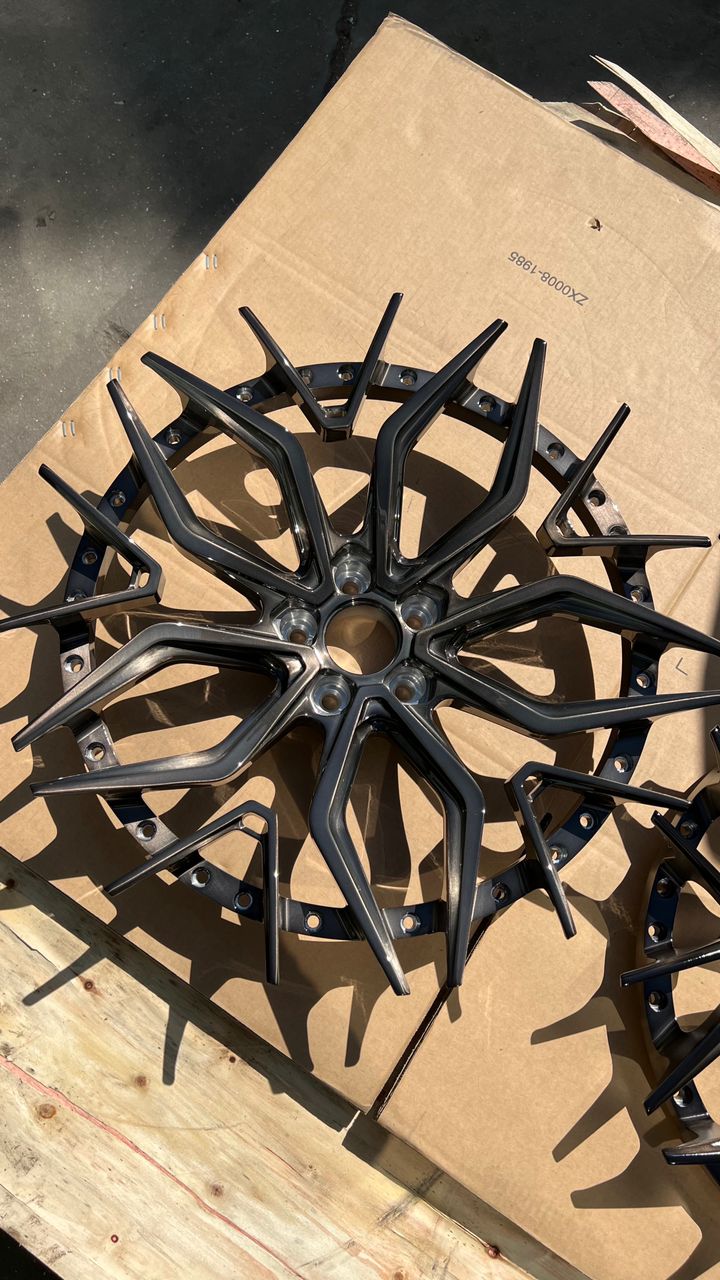 We produced premium quality forged wheels rims for  LAMBORGHINI HURACAN  Our wheels sizes:  Front 20 x 9 ET 30  Rear 21 x 12 ET 35  Finishing: Brushed Black  Forged wheels can be produced in any wheel specs by your inquiries and we can provide our specs