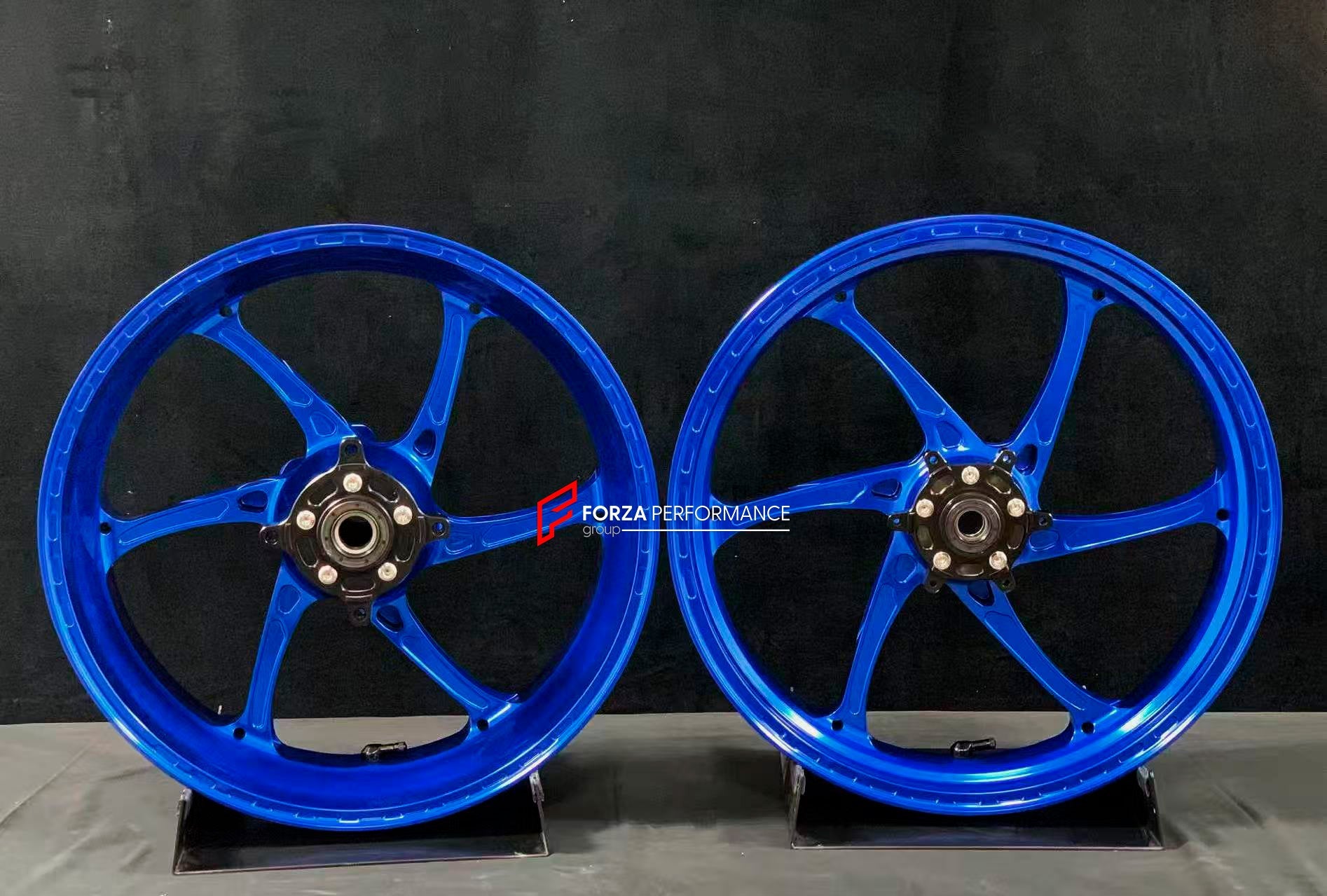 We manufacture premium quality forged motorcycle wheels rims for HONDA CB1300SP in any design, size, color.

Wheel sizes (motorcycle spec):

Front: 3.5 x 17

Rear: 5.5 x 17

Weight:

Front: 3.6 kg (7.94 lbs)

Rear: 4.8 kg (10.58 lbs)


Finishing: Gloss Blue

Forza Performance Group engineers and manufactures each forged motorcycle wheel individually per order. This ensures precise fitment, uncompromised strength, and unique styling. Whether for racing, touring, or daily use — our wheels are built for both p