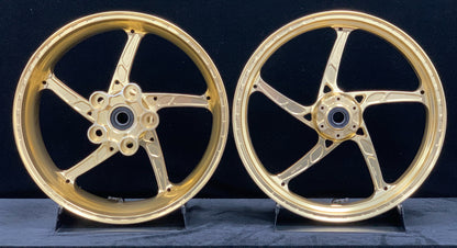 We manufacture premium quality forged motorcycle wheels rims for APRILIA RSV4 1100 1110 FACTORY in any design, size, color.

Wheel sizes (motorcycle spec):

Front: 3.5 x 17

Rear: 6.0 x 17

Weight:

Front: 3.45 kg (7.6 lbs)

Rear: 5.4 kg (11.9 lbs)


Finishing: Gloss Gold

Forza Performance Group engineers and manufactures each forged motorcycle wheel individually per order. This ensures precise fitment, uncompromised strength, and unique styling. Whether for racing, touring, or daily use — our wheels are b