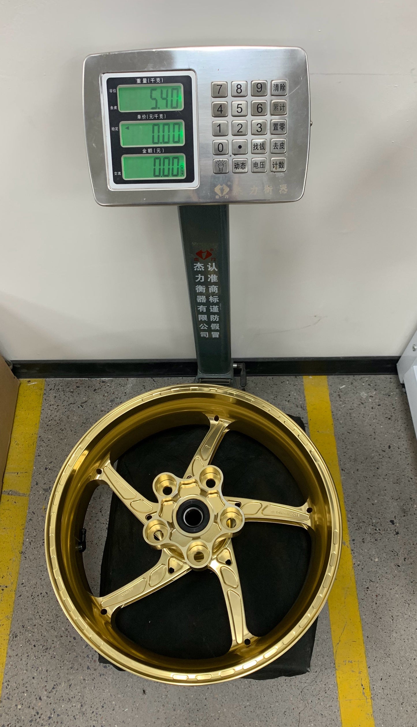 We manufacture premium quality forged motorcycle wheels rims for APRILIA RSV4 1100 1110 FACTORY in any design, size, color.

Wheel sizes (motorcycle spec):

Front: 3.5 x 17

Rear: 6.0 x 17

Weight:

Front: 3.45 kg (7.6 lbs)

Rear: 5.4 kg (11.9 lbs)


Finishing: Gloss Gold

Forza Performance Group engineers and manufactures each forged motorcycle wheel individually per order. This ensures precise fitment, uncompromised strength, and unique styling. Whether for racing, touring, or daily use — our wheels are b