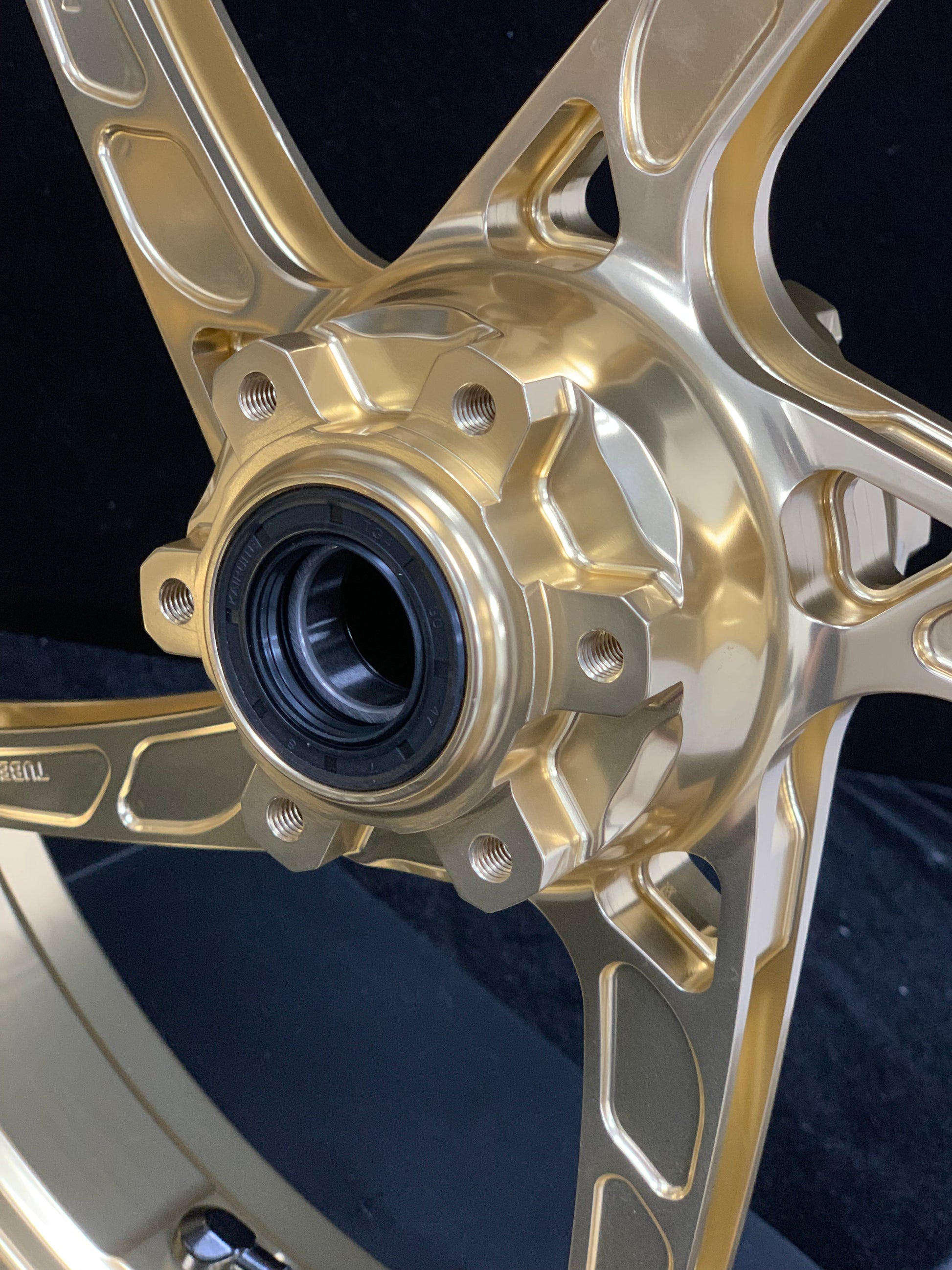 We manufacture premium quality forged motorcycle wheels rims for APRILIA RSV4 1100 1110 FACTORY in any design, size, color.

Wheel sizes (motorcycle spec):

Front: 3.5 x 17

Rear: 6.0 x 17

Weight:

Front: 3.45 kg (7.6 lbs)

Rear: 5.4 kg (11.9 lbs)


Finishing: Gloss Gold

Forza Performance Group engineers and manufactures each forged motorcycle wheel individually per order. This ensures precise fitment, uncompromised strength, and unique styling. Whether for racing, touring, or daily use — our wheels are b