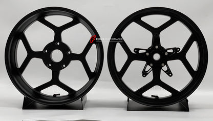 We manufacture premium quality forged motorcycle wheels rims for BMW R 1250 RT in any design, size, color.

Wheel sizes (motorcycle spec):

Front: 3.5 x 17

Rear: 5.5 x 17

Weight:

Front: 4.6 kg (8.49 lbs)

Rear: 4.7 kg (7.5 lbs)


Finishing: Matt Black

Forza Performance Group engineers and manufactures each forged motorcycle wheel individually per order. This ensures precise fitment, uncompromised strength, and unique styling. Whether for racing, touring, or daily use — our wheels are built for both 