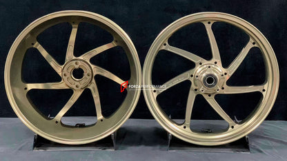 We manufacture premium quality forged motorcycle wheels rims for DUCATI PANIGALE V4 V4S V4R V4 SP2 in any design, size, color.

Wheel sizes (motorcycle spec):

Front: 3.5 x 17

Rear: 6 x 17

Weight:

Front: 3.85 kg (8.49 lbs)

Rear: 4.2 kg (9.26 lbs)


Finishing: Satin Light Gold

Forza Performance Group engineers and manufactures each forged motorcycle wheel individually per order. This ensures precise fitment, uncompromised strength, and unique styling. Whether for racing, touring, or daily use — our whee