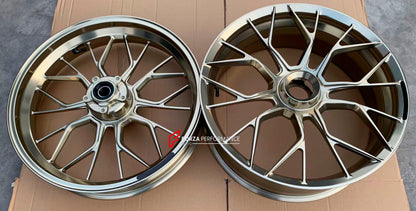 We manufacture premium quality forged motorcycle wheels rims for DUCATI PANIGALE V4 V4S V4R V4 SP2 in any design, size, color.

Wheel sizes (motorcycle spec):

Front: 3.5 x 17

Rear: 6 x 17

Weight:

Front: 4.1 kg (9.04 lbs)

Rear: 4.2 kg (9.26 lbs)


Finishing: Gloss Silver

Forza Performance Group engineers and manufactures each forged motorcycle wheel individually per order. This ensures precise fitment, uncompromised strength, and unique styling. Whether for racing, touring, or daily use — our wheels ar