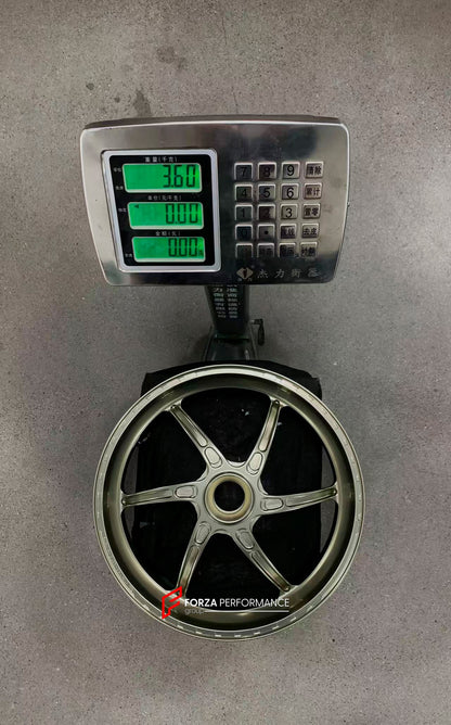 We manufacture premium quality forged motorcycle wheels rims for DUCATI PANIGALE V4 V4S V4R V4 SP2 in any design, size, color.

Wheel sizes (motorcycle spec):

Front: 3.5 x 17

Rear: 6 x 17

Weight:

Front: 3.4 kg (7.45 lbs)

Rear: 3.6 kg (7.94 lbs)


Finishing: Satin Bronze

Forza Performance Group engineers and manufactures each forged motorcycle wheel individually per order. This ensures precise fitment, uncompromised strength, and unique styling. Whether for racing, touring, or daily use — our wheels ar