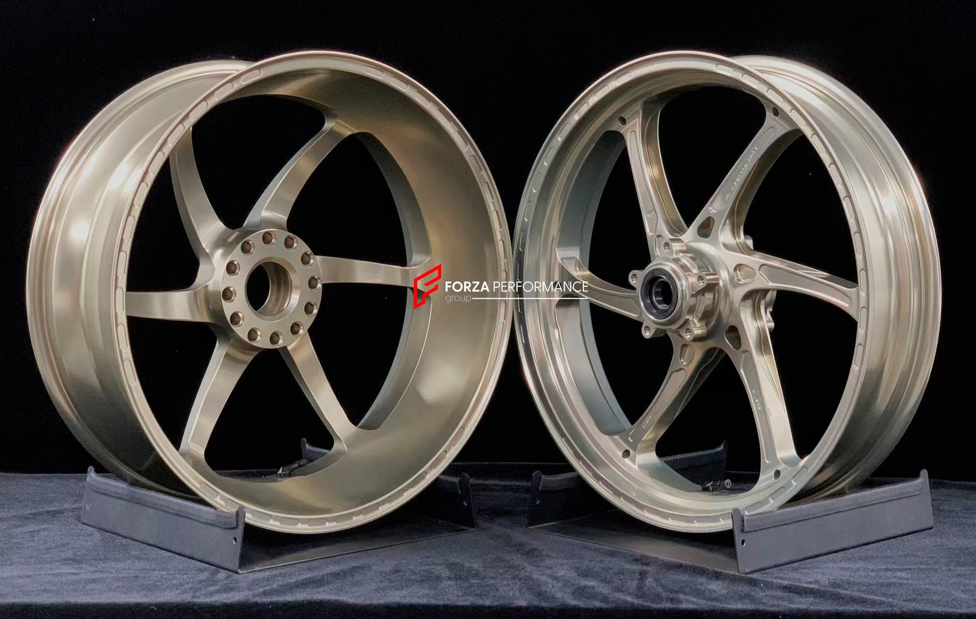 We manufacture premium quality forged motorcycle wheels rims for DUCATI PANIGALE V4 V4S V4R V4 SP2 in any design, size, color.

Wheel sizes (motorcycle spec):

Front: 3.5 x 17

Rear: 6 x 17

Weight:

Front: 3.4 kg (7.45 lbs)

Rear: 3.6 kg (7.94 lbs)


Finishing: Satin Bronze

Forza Performance Group engineers and manufactures each forged motorcycle wheel individually per order. This ensures precise fitment, uncompromised strength, and unique styling. Whether for racing, touring, or daily use — our wheels ar