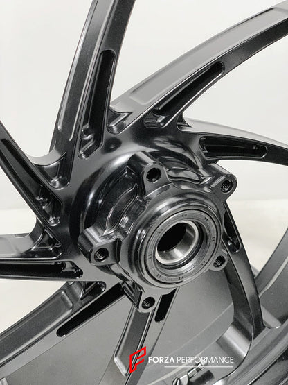 We manufacture premium quality forged motorcycle wheels rims for DUCATI PANIGALE V4 V4S V4R V4 SP2 in any design, size, color.

Wheel sizes (motorcycle spec):

Front: 3.5 x 17

Rear: 6 x 17

Weight:

Front: 4.1 kg (9.04 lbs)

Rear: 3.75 kg (8.27 lbs)


Finishing: Satin Black

Forza Performance Group engineers and manufactures each forged motorcycle wheel individually per order. This ensures precise fitment, uncompromised strength, and unique styling. Whether for racing, touring, or daily use — our wheels ar
