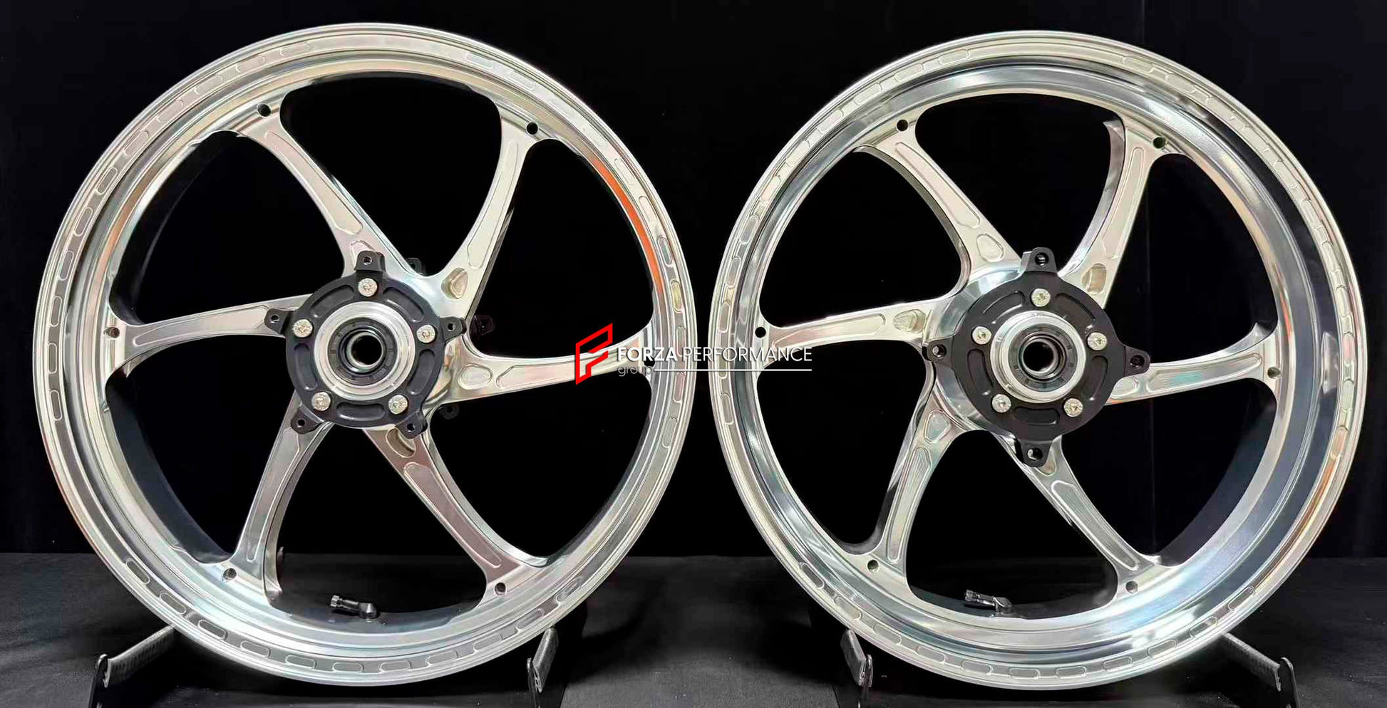 We manufacture premium quality forged motorcycle wheels rims for HONDA X-ADV 750 in any design, size, color.

Wheel sizes (motorcycle spec):

Front: 3.5 x 17

Rear: 4.5 x 15

Weight:

Front: 4.74 kg (10,45 lbs)

Rear: 4.07 kg (8,97 lbs)


Finishing: Gloss Silver