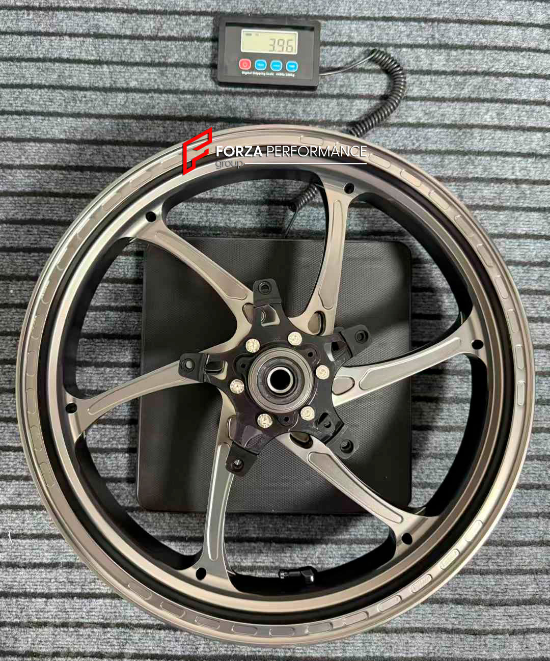 We manufacture premium quality forged motorcycle wheels rims for KAWASAKI ZX4R ZX4RSE in any design, size, color.

Wheel sizes (motorcycle spec):

Front: 3.5 x 17

Rear: 4.5 x 17

Finishing: Satin Silver