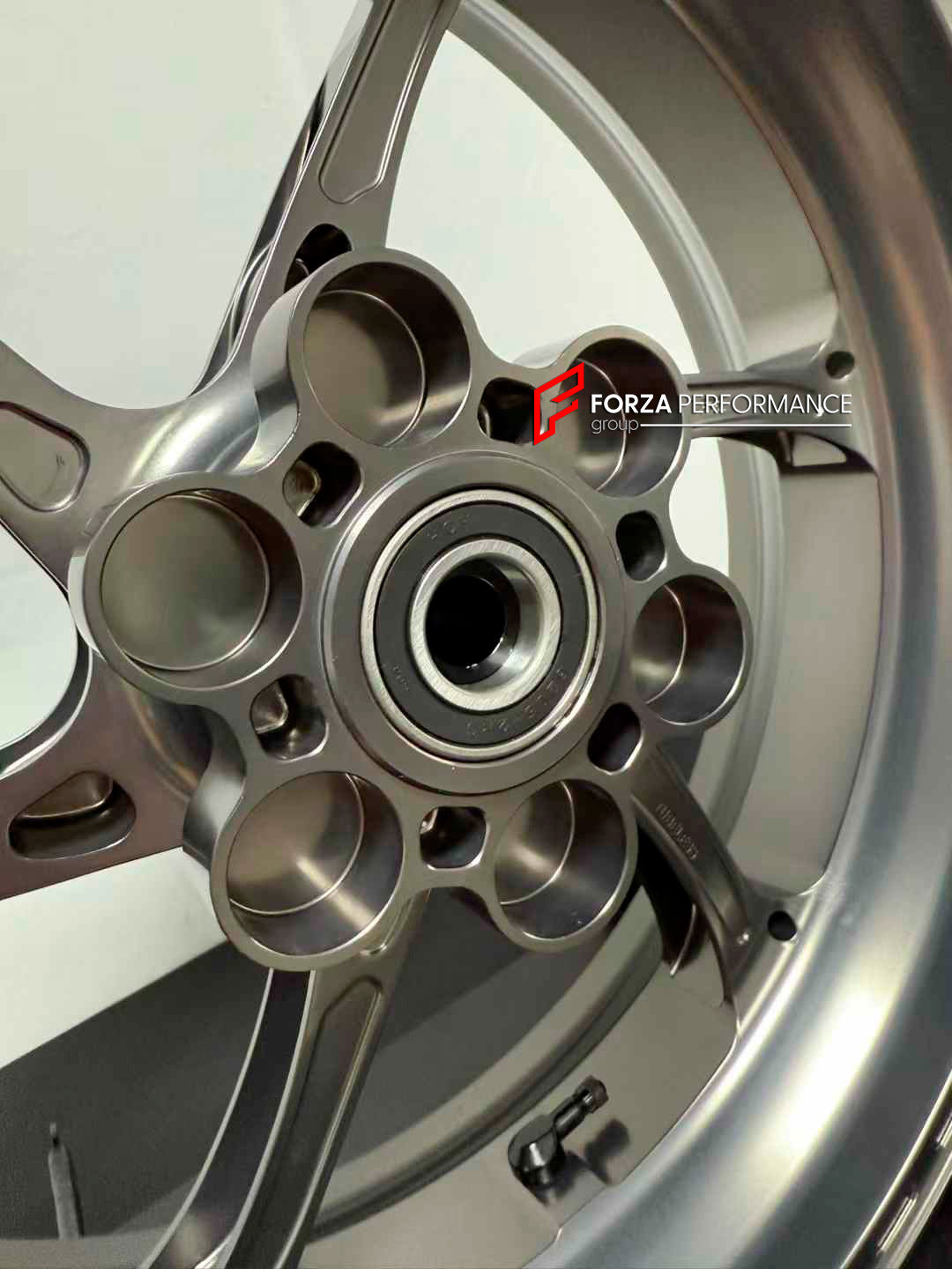 We manufacture premium quality forged motorcycle wheels rims for KAWASAKI ZX4R ZX4RSE in any design, size, color.

Wheel sizes (motorcycle spec):

Front: 3.5 x 17

Rear: 4.5 x 17

Finishing: Satin Silver