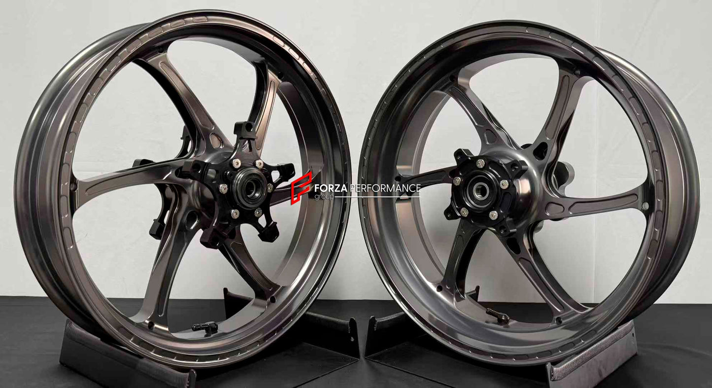 We manufacture premium quality forged motorcycle wheels rims for KAWASAKI ZX4R ZX4RSE in any design, size, color.

Wheel sizes (motorcycle spec):

Front: 3.5 x 17

Rear: 4.5 x 17

Finishing: Satin Silver