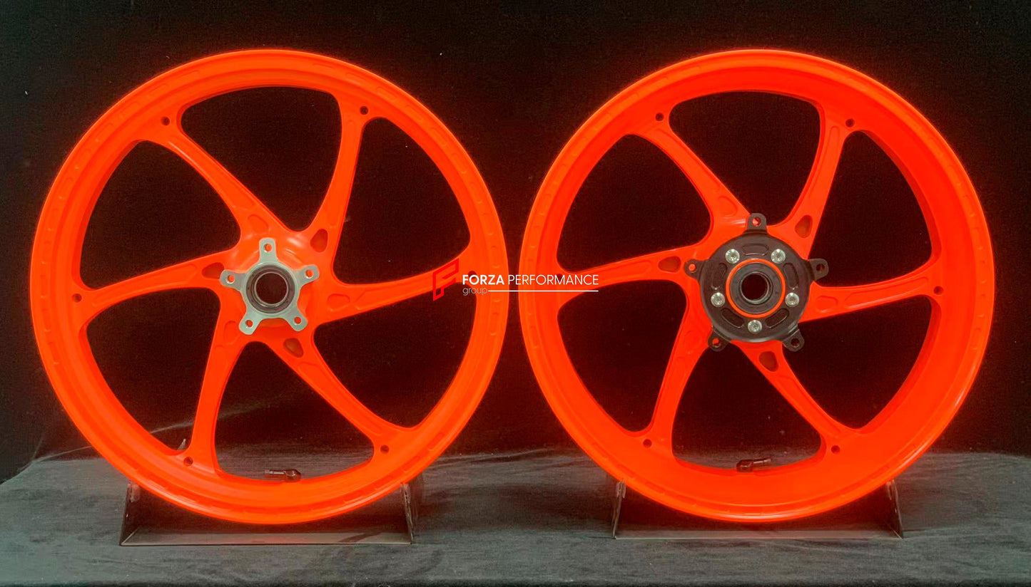 We manufacture premium quality forged motorcycle wheels rims for KTM 790 890 in any design, size, color.

Wheel sizes (motorcycle spec):

Front: 3.5 x 17

Rear: 5.5 x 17

Weight:

Front: 3.35 kg (7.38 lbs)

Rear: 4.75 kg (10.47 lbs)


Finishing: KTM Orange

Forza Performance Group engineers and manufactures each forged motorcycle wheel individually per order. This ensures precise fitment, uncompromised strength, and unique styling. Whether for racing, touring, or daily use — our wheels are built for both pe
