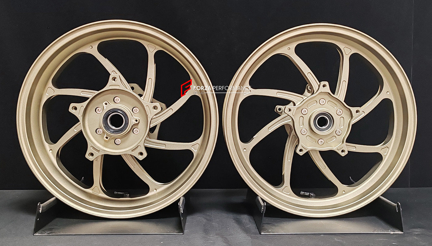 We manufacture premium quality forged motorcycle wheels rims for YAMAHA in any design, size, color.

Wheel sizes (motorcycle spec):

Front: 3.5 x 15

Rear: 4.5 x 15

Weight:

Front: 3.62 kg (7.98 lbs)

Rear: 4.8 kg (10.58 lbs)


Finishing: Satin Bronze

Forza Performance Group engineers and manufactures each forged motorcycle wheel individually per order. This ensures precise fitment, uncompromised strength, and unique styling. Whether for racing, touring, or daily use — our wheels are built for both perfor