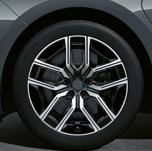 907 M BICOLOUR  We manufacture premium quality forged wheels rims for   NEW BMW 7 SERIES G70 730i 735i 740i 730d 740d 750e 760i i7 M760e 2022+ in any design, size, color.  Wheels size:  Front 20 x 9  Rear 20 x 10,5  Forged wheels can be produced in any wheel specs by your inquiries and we can provide our specs  Compared to standard alloy cast wheels, forged wheels have the highest strength-to-weight ratio; they are 20-25% lighter while maintaining the same load factor.