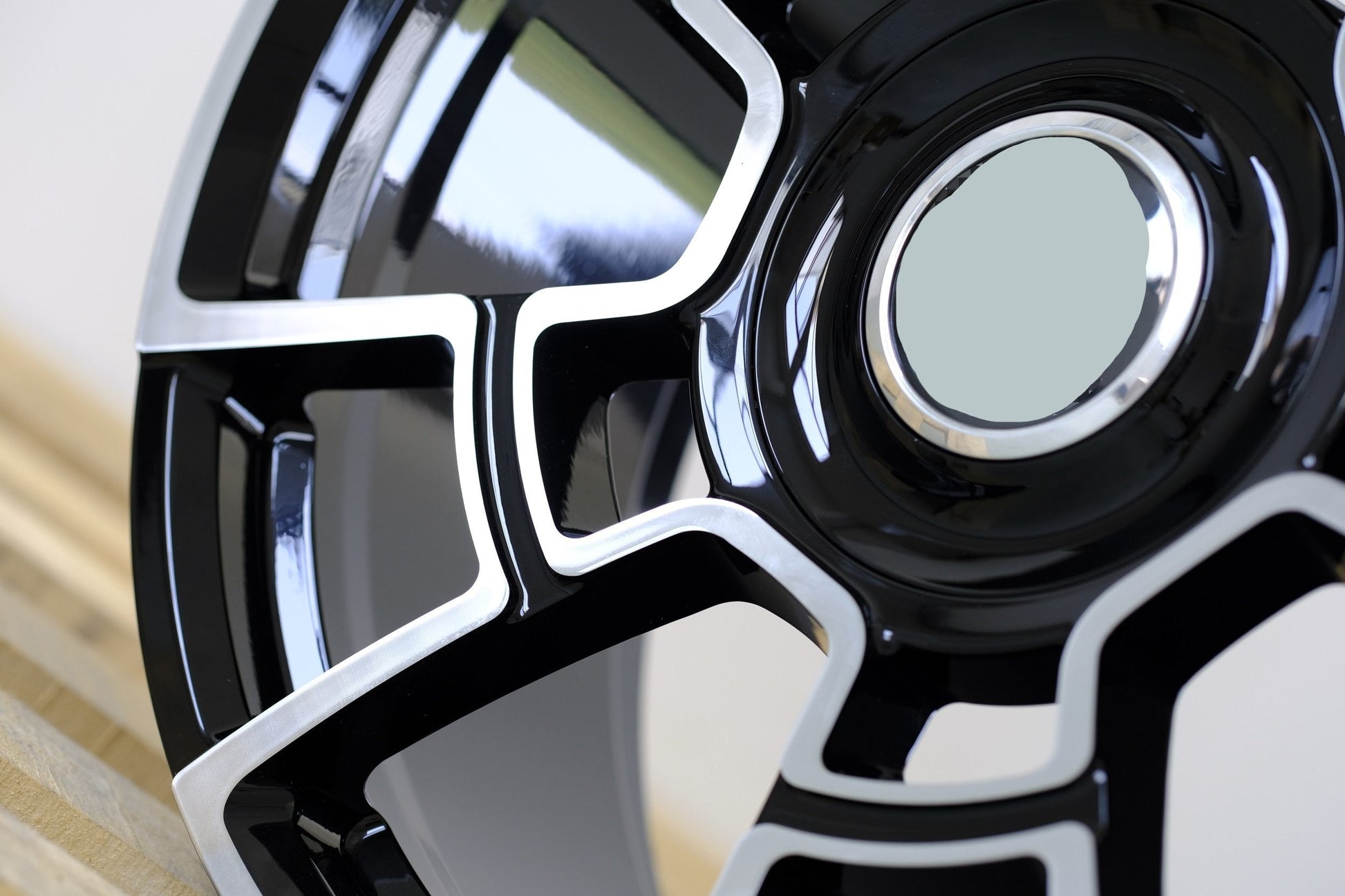 Forged Wheels for ROLLS-ROYCE SPECTRE Black Badge Cullinan, Ghost, Dawn, Wraith, Phantom, Drophead RR06