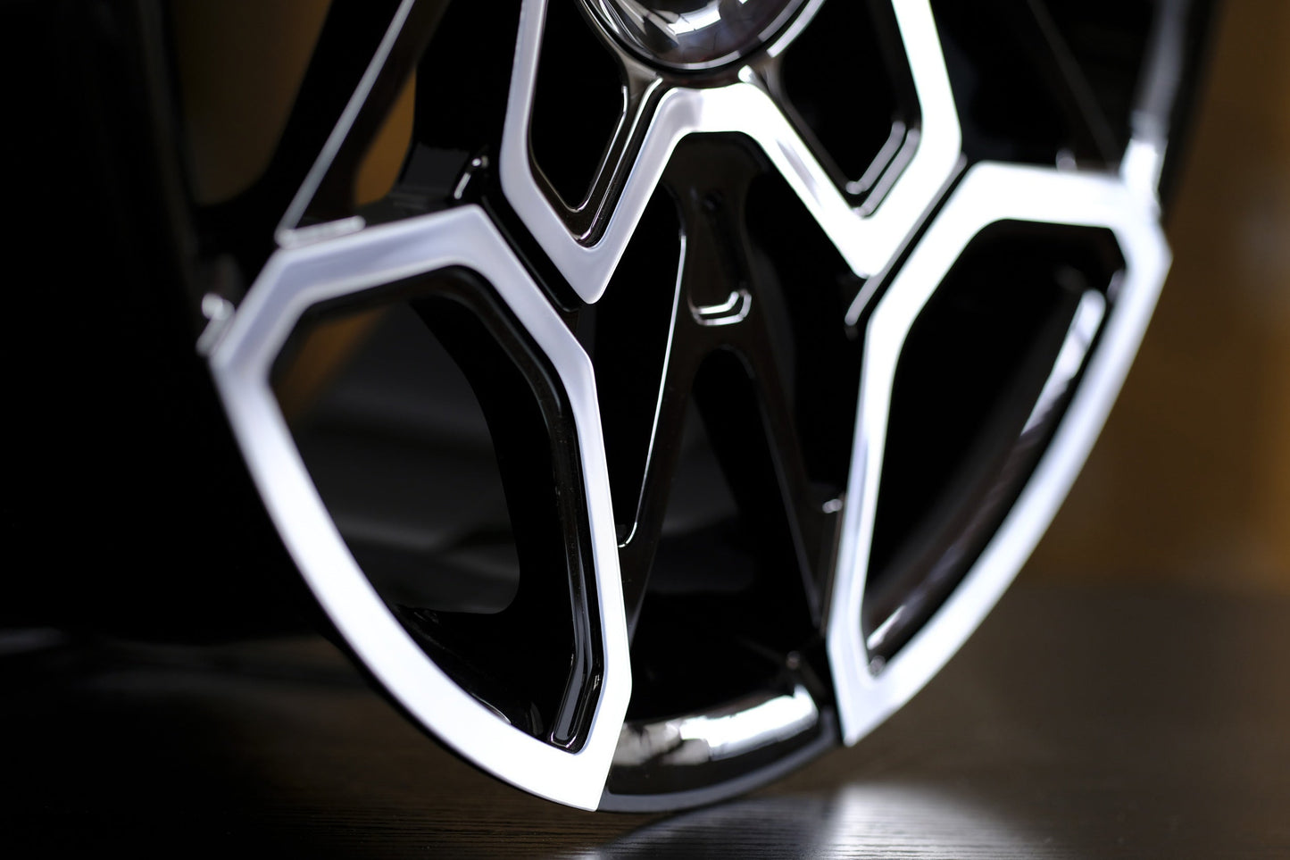 Forged Wheels for ROLLS-ROYCE SPECTRE Cullinan, Ghost, Dawn, Wraith, Phantom, Drophead RR03